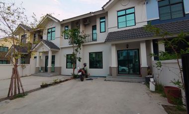 The Fouriage Rangsit Klong 4.