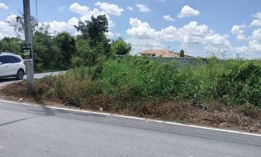 Land for sale in Sam Khwai Phueak, Nakhon Pathom