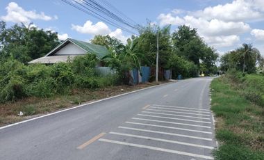Land for sale in Sam Khwai Phueak, Nakhon Pathom