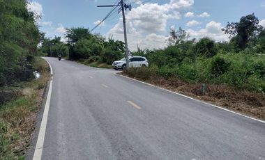 Land for sale in Sam Khwai Phueak, Nakhon Pathom