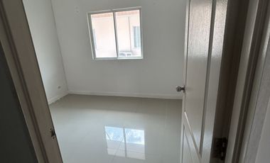 4 Bedroom Townhouse for sale at I Leaf Town Lumlukka Klong 3