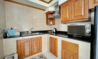 Hot deal for this huge apartment in the heart of the city