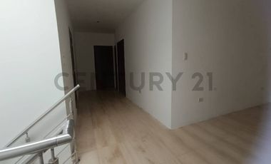 Venta Casa de 5 Dormitorios en Sur de Guayaquil, KariG