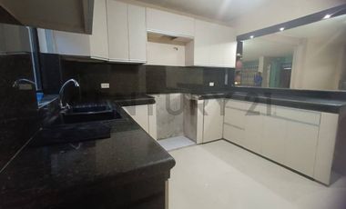 Venta Casa de 5 Dormitorios en Sur de Guayaquil, KariG