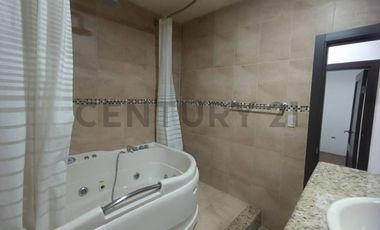Venta Casa de 5 Dormitorios en Sur de Guayaquil, KariG