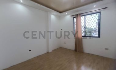 Venta Casa de 5 Dormitorios en Sur de Guayaquil, KariG