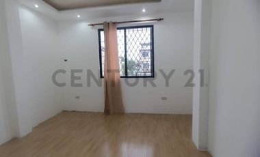 Venta Casa de 5 Dormitorios en Sur de Guayaquil, KariG