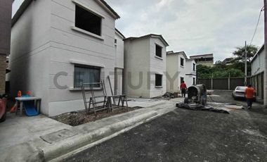 VENDO CASA EN VILLA DEL CERRO - MONTECRISTI