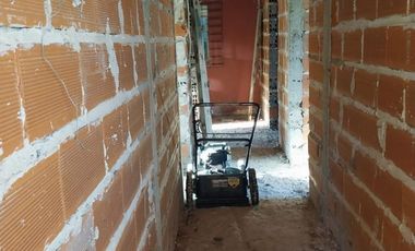 Casaquinta sobre 27.500 m2 en Ingeniero Allan, Varela