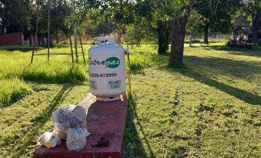 Casaquinta sobre 27.500 m2 en Ingeniero Allan, Varela