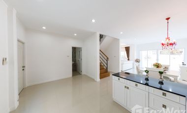 3 Bedroom Townhouse for sale at Yu Charoen 5