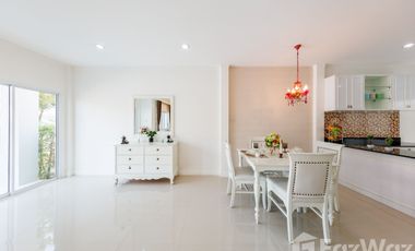3 Bedroom Townhouse for sale at Yu Charoen 5