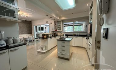 Casa 6 ambientes en venta, Barrio Privado Barrancas de Guido - Quilmes