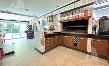 Casa 6 ambientes en venta, Barrio Privado Barrancas de Guido - Quilmes