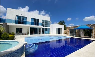 Hermosa finca amoblada de 2.900m2 en venta Rozo Palmira Valle Colombia