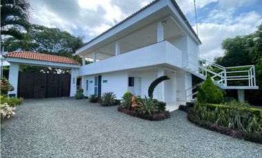 Hermosa finca amoblada de 2.900m2 en venta Rozo Palmira Valle Colombia