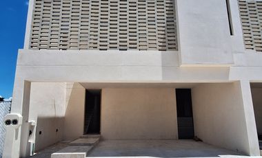 Villa  en venta Lista para entrega , Privada Pájaro en piedra Tixcuytún