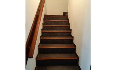 VENTA  PH  ZONA SAN JUAN  1er PISO ESCALERA