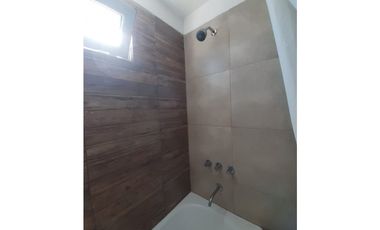 VENTA  PH  ZONA SAN JUAN  1er PISO ESCALERA