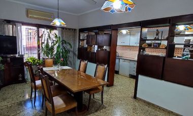Chalet en venta en Bernal Oeste