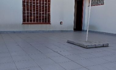 Chalet en venta en Bernal Oeste