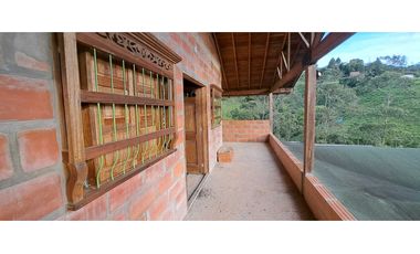 VENDO CASA CAMPESTRE EN CALDAS ANTIOQUIA.
