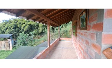 VENDO CASA CAMPESTRE EN CALDAS ANTIOQUIA.