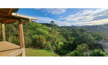 VENDO CASA CAMPESTRE EN CALDAS ANTIOQUIA.