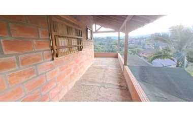 VENDO CASA CAMPESTRE EN CALDAS ANTIOQUIA.