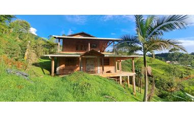 VENDO CASA CAMPESTRE EN CALDAS ANTIOQUIA.