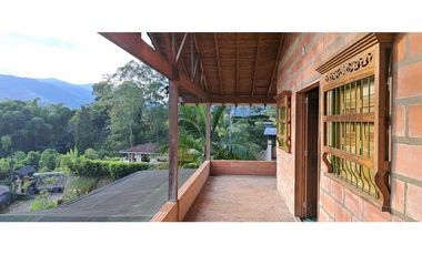 VENDO CASA CAMPESTRE EN CALDAS ANTIOQUIA.