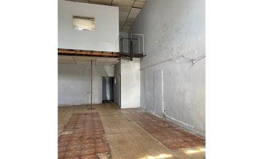 Alquilo local comercial  avenida La Paz doble altura plazoleta comerc