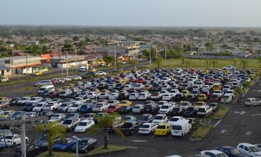 Alquilo locales comerciales en megamall disponibles