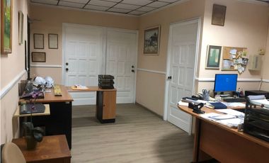 Venta edificio en Miraflores - Oficinas, bodega, y Parqueo de camiones