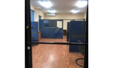 Venta edificio en Miraflores - Oficinas, bodega, y Parqueo de camiones