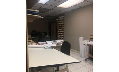 Venta edificio en Miraflores - Oficinas, bodega, y Parqueo de camiones