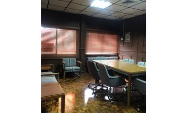 Venta edificio en Miraflores - Oficinas, bodega, y Parqueo de camiones