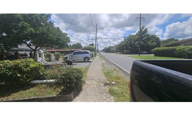 VENDO.CASA EN AREA COMERCIAL EN.DAVID