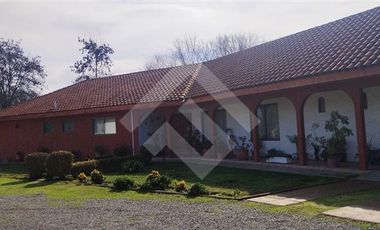 Casa en Venta en Av Berlin con Camino Peñflor