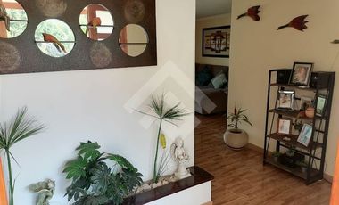 Casa en Venta en Av Berlin con Camino Peñflor