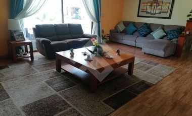 Casa en Venta en Av Berlin con Camino Peñflor