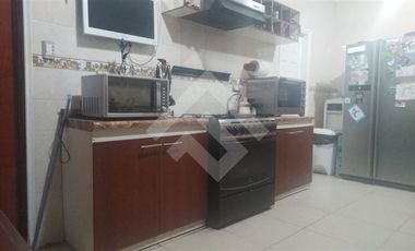 Casa en Venta en Av Berlin con Camino Peñflor