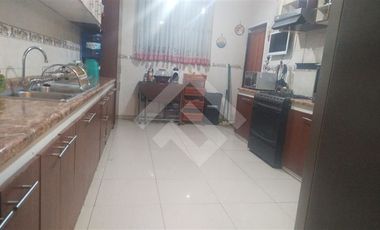 Casa en Venta en Av Berlin con Camino Peñflor