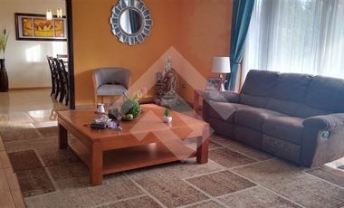 Casa en Venta en Av Berlin con Camino Peñflor