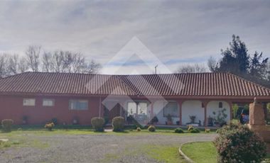 Casa en Venta en Av Berlin con Camino Peñflor