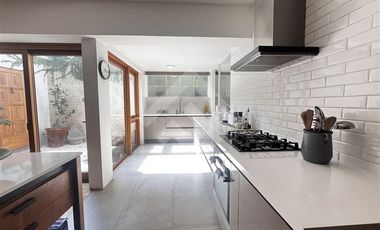 Casa en Venta en Holanda/Bustos