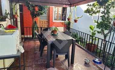 Local Comercial en Venta en AV. FERMIN VIVACETA / REINA MARIA