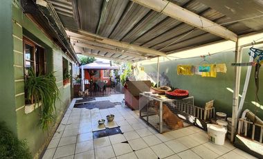 Local Comercial en Venta en AV. FERMIN VIVACETA / REINA MARIA