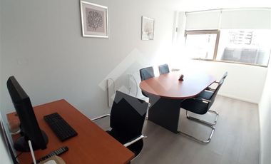 Oficina en Venta en Los Militares/Metro Manquehue