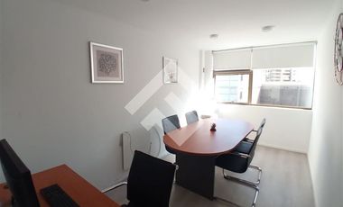 Oficina en Venta en Los Militares/Metro Manquehue